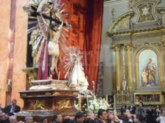 Empezó el tiempo del Milagro con la entronización de las imágenes